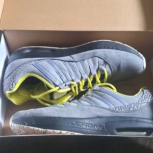 Jordan Comfort Viz Air 11